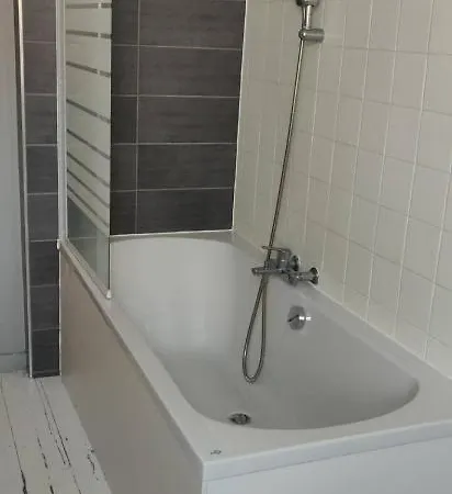 Chambre dans maison 1930 à 800m du Fresnoy *