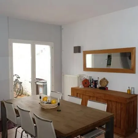 Chambre dans maison 1930 à 800m du Fresnoy *